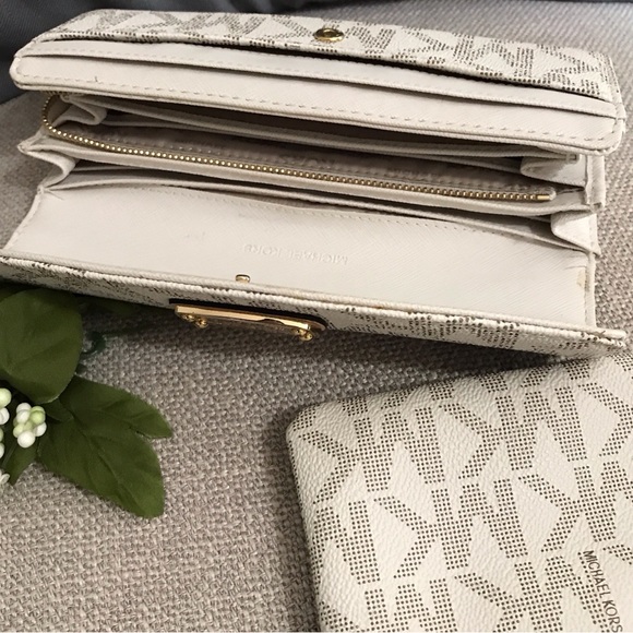 4pc MK Hamilton & MK Long Monogrammed Wallet & Wristlet - Picture 6 of 12